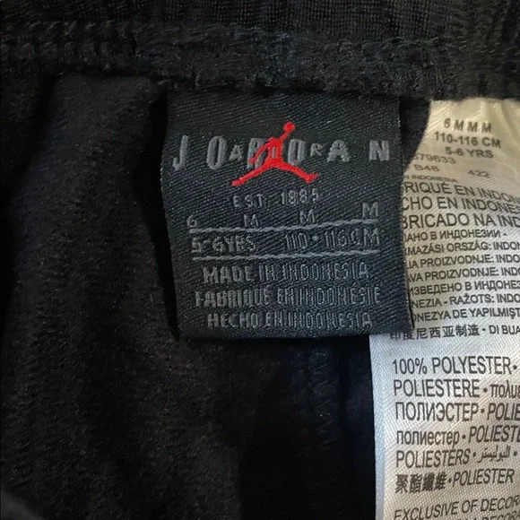 NEW! PURPLE & BLACK JORDAN 2-PIECE ZIP-UP & SWEATPANTS SET. SIZE 6. BOYS. - Picture 4 of 11